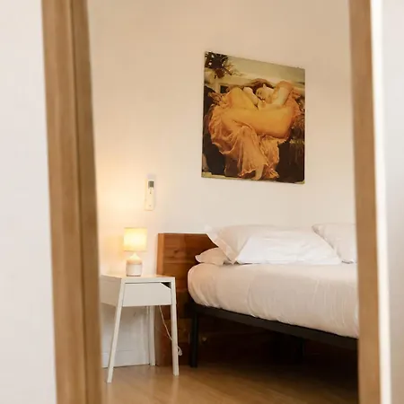 Apartman Guelfa 14 *