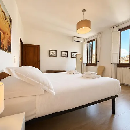 Apartmán Guelfa 14 *